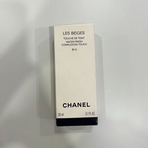 Chanel LES BEIGES Water-Fresh Complexion Touch  B10